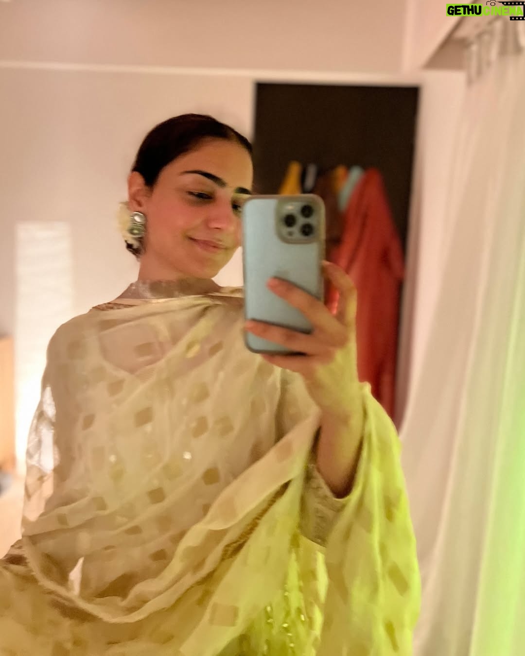Simmy Goraya - 8.3K Likes - HAPPY DIWALIIII & BANDI CHORD DIWAS SAAREYAN NUUUUU✨🪔🪔.🤗