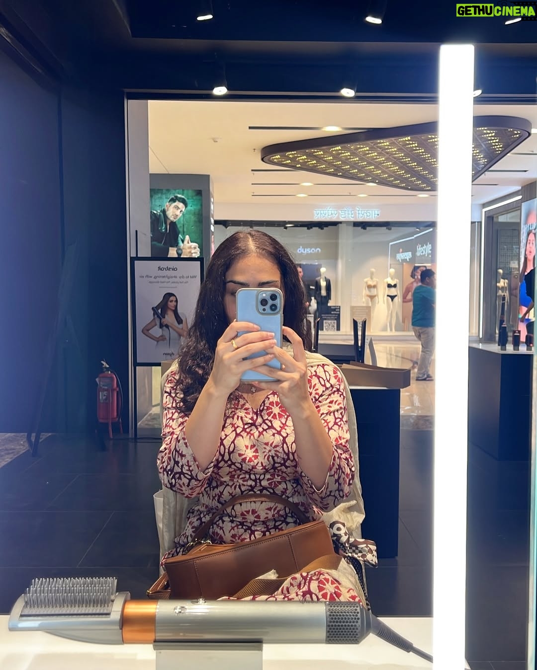 Simmy Goraya - 7.9K Likes - It was a good day to buy a @dyson_india .
ABSOLUTE HONEST Review soonnn!! .✨.
.
Outfit:  As always mom’s and as always we got it stitched✨
.