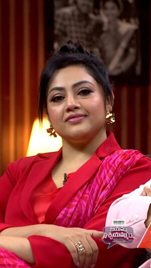 Simran Instagram - అందమైన వయ్యారి భామలతో ముచ్చట్లు ✨😍 Don't miss this beautiful episode ✨ 💖

Watch #JayammuNischayammuRaa on This Sunday at 9PM On #ZeeTelugu & Premieres On This Friday On #Zee5

#JayammuNischayammuRaaWithJagapathi 
#ZeeTeluguPromo

[ Simran, Meena , Maheswari , Actresses, Telugu Heroines, Cinema , Movies ]