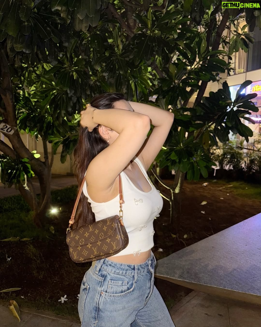Simran Bawa - 9.5K Likes - 🐻‍❄️💌🤍
