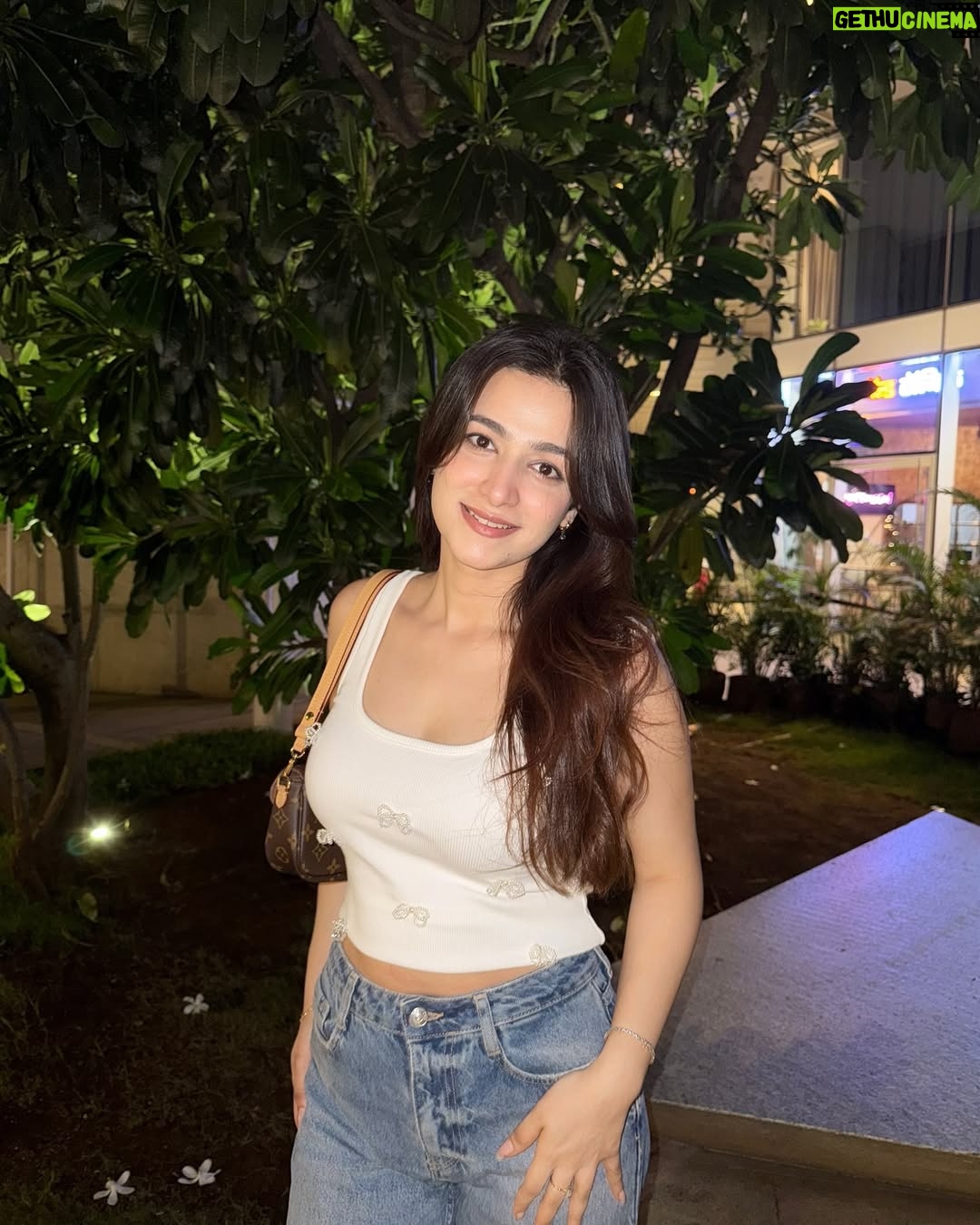 Simran Bawa - 9.5K Likes - 🐻‍❄️💌🤍