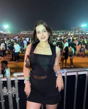 Simran Bawa Instagram - It was all a dream ✨

_
#karanaujla #favorite #geetandimachine #apdhillon #collab #concert #vibe #fypp