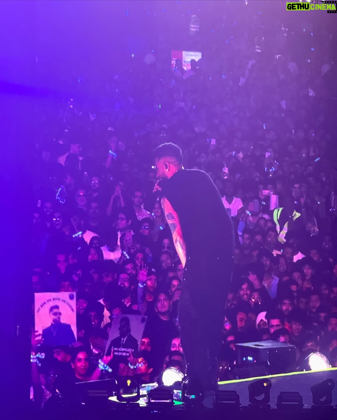Simran Bawa - 7.8K Likes - It was all a dream ✨

_
#karanaujla #favorite #geetandimachine #apdhillon #collab #concert #vibe #fypp