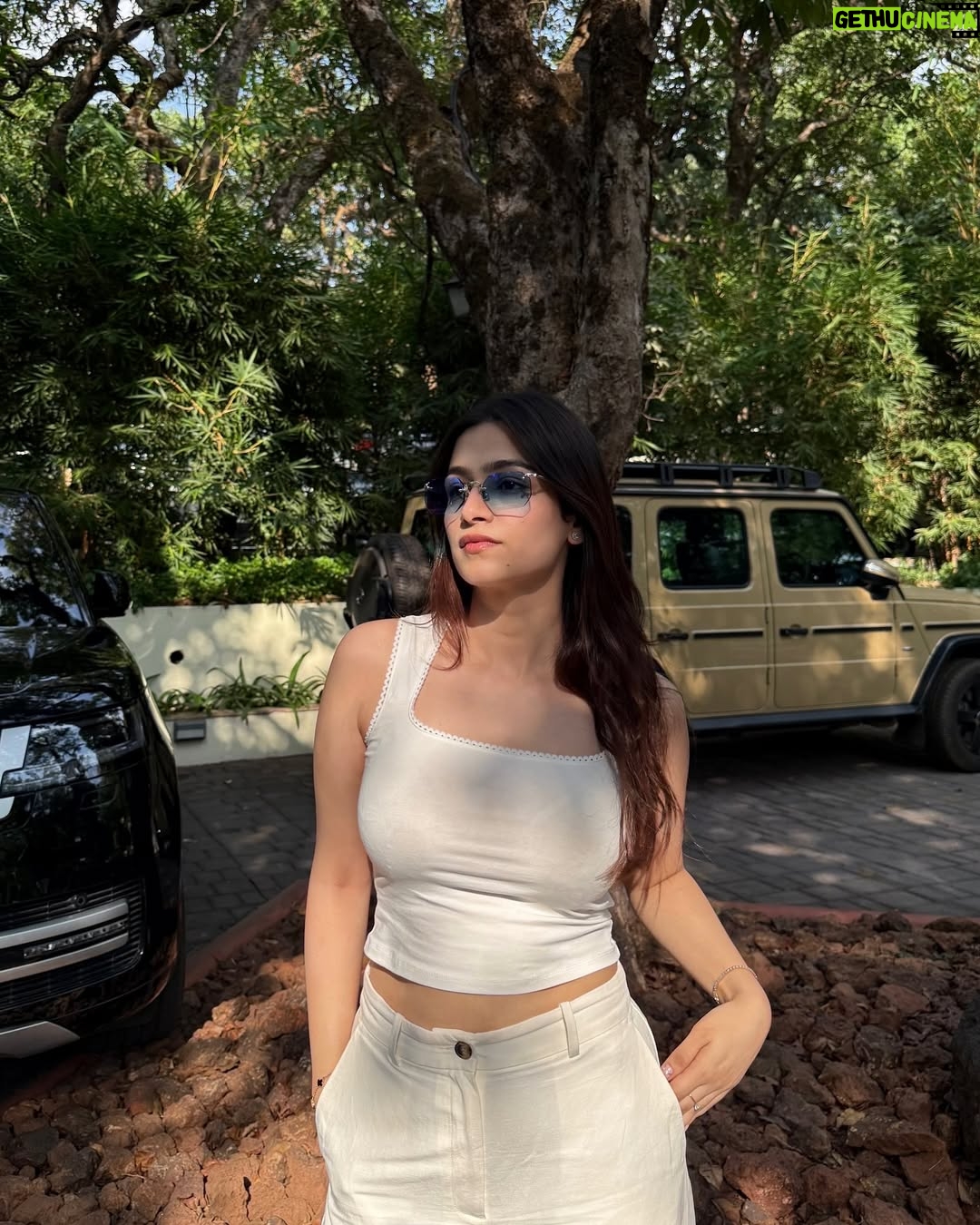 Simran Bawa - 4.5K Likes - 🤍🫧🦋✨