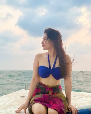 Simran Bawa Instagram - a girl with a tan and way too many seashells 🐚🦋🏝️🌊🛶