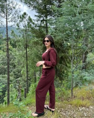 Simran Bawa Instagram - All kinds of happy 🤍🏔️☀️🌲🦋🌙