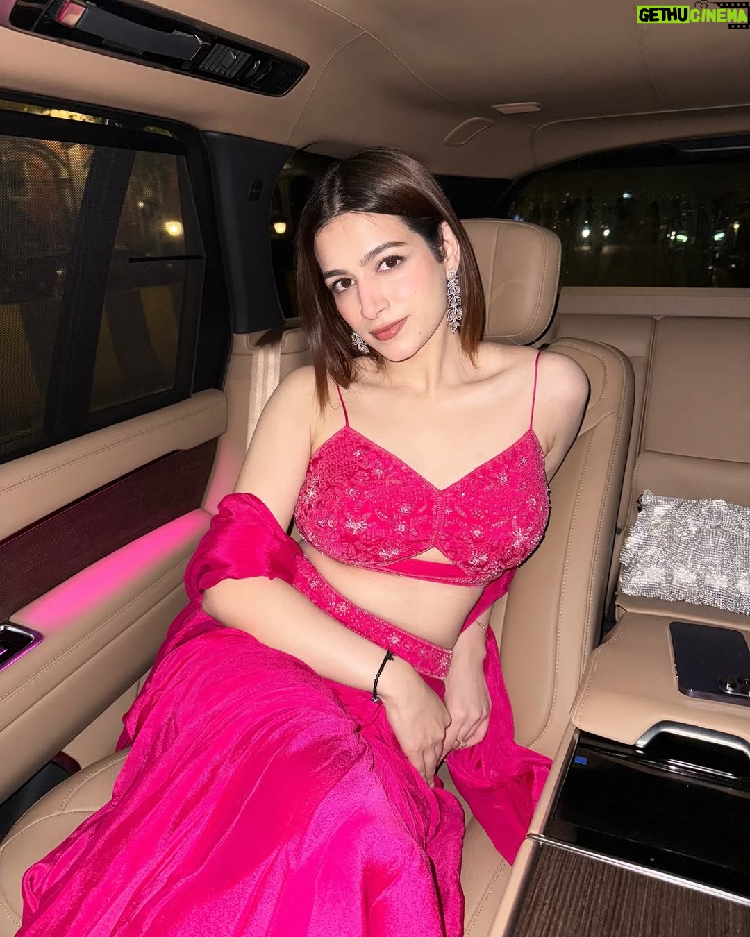 Simran Bawa - 4.5K Likes - 🩷🩷🩷