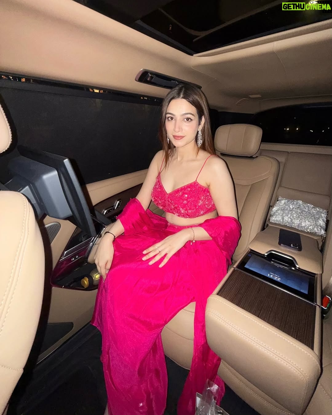 Simran Bawa - 4.5K Likes - 🩷🩷🩷