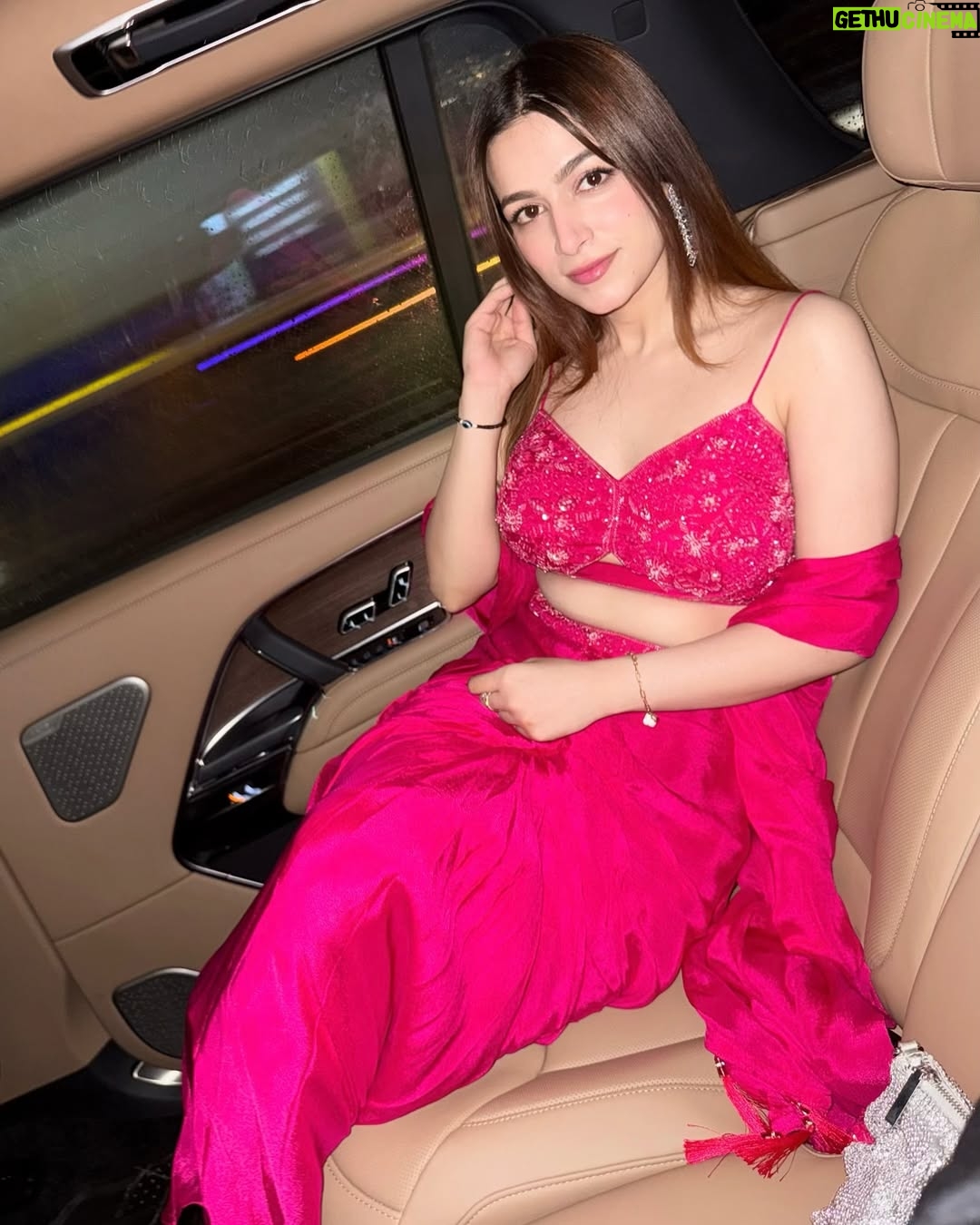 Simran Bawa - 4.5K Likes - 🩷🩷🩷