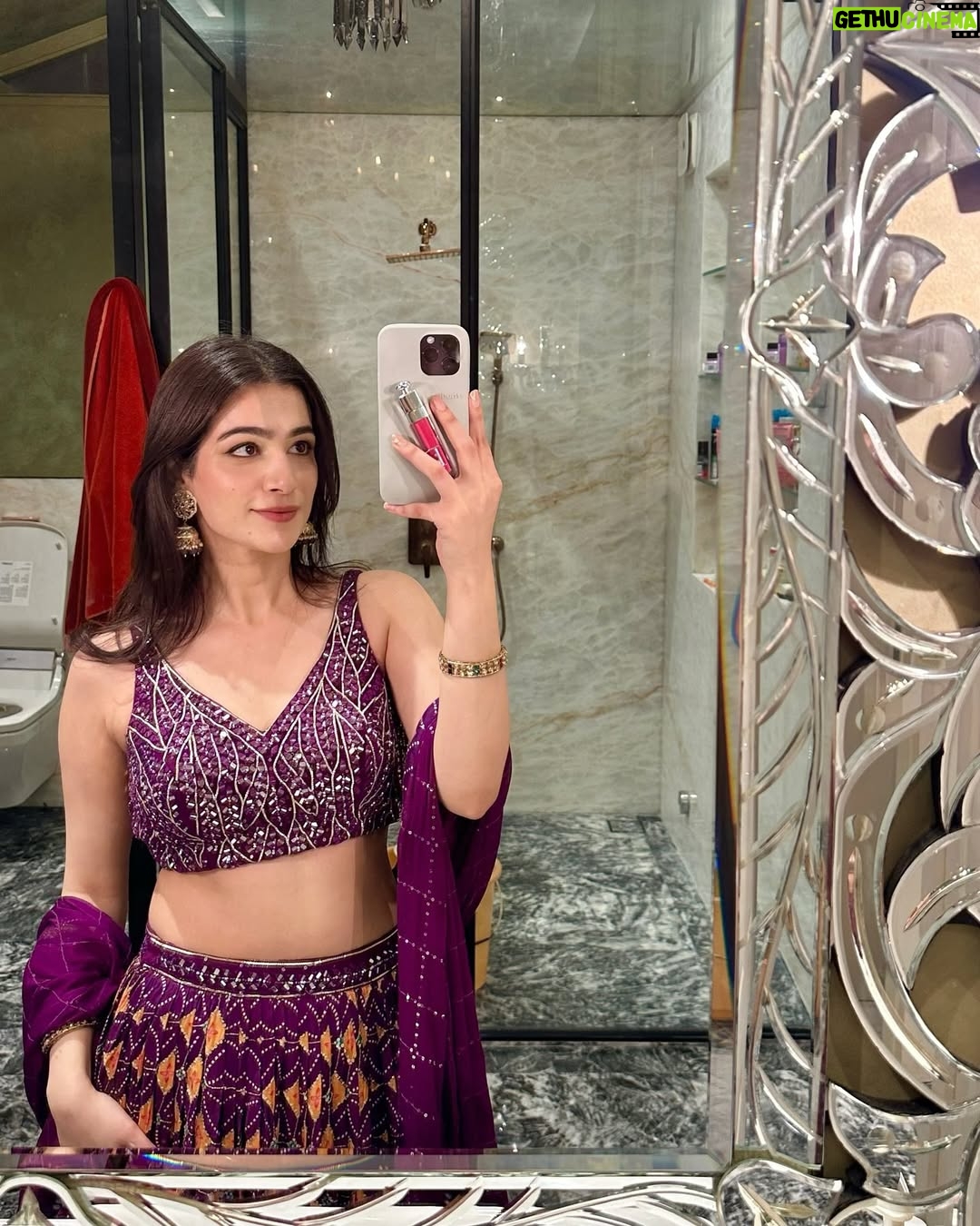 Simran Bawa - 4.3K Likes - देसीgirl 💜