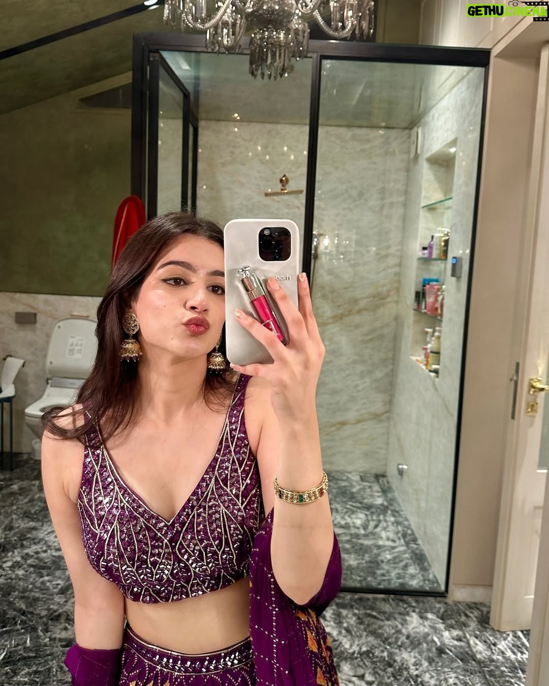 Simran Bawa - 4.3K Likes - देसीgirl 💜