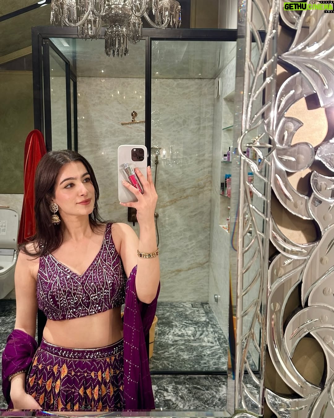 Simran Bawa - 4.3K Likes - देसीgirl 💜