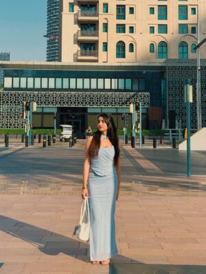 Simran Bejwani Instagram - can’t say I woke up like this✨🫣

comment for outfit 🔗

#outfitoftheday #summerinspo