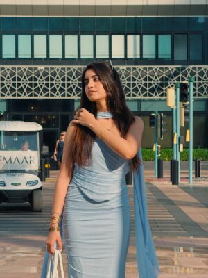 Simran Bejwani Instagram - can’t say I woke up like this✨🫣

comment for outfit 🔗

#outfitoftheday #summerinspo