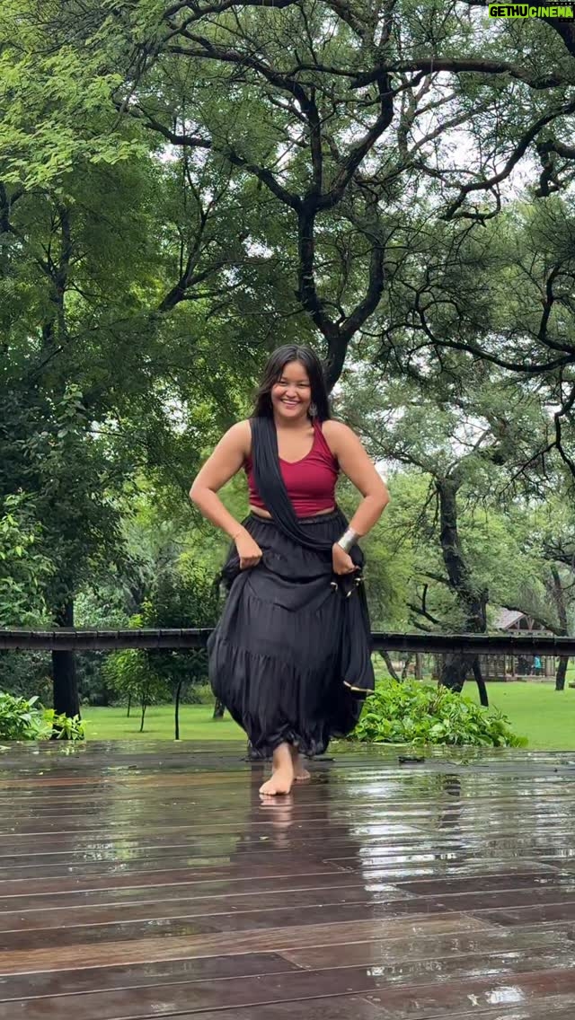 Simran Chantel - 24.9K Likes - पानी का झरना 🌧️