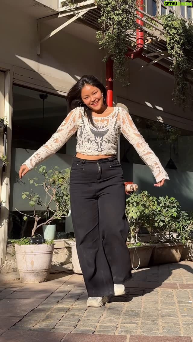 Simran Chantel - 303.6K Likes - Wind is the paid actor 🤍