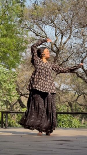 Simran Chantel Instagram - तुझसे मेरा दीन धर्म है 🖤
Dc : @garviiinagar