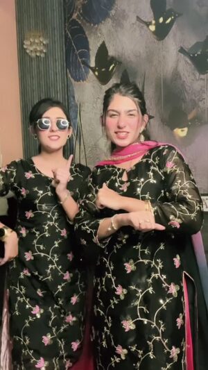 Simran Kaur Instagram - Sisters but different personalities 😭✊🏿