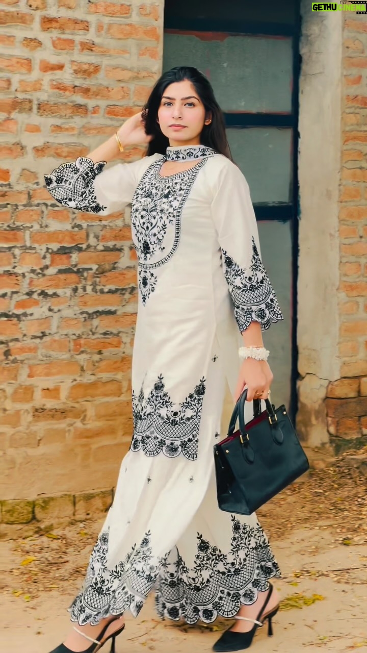 Simran Kaur - 2.7K Likes - 
