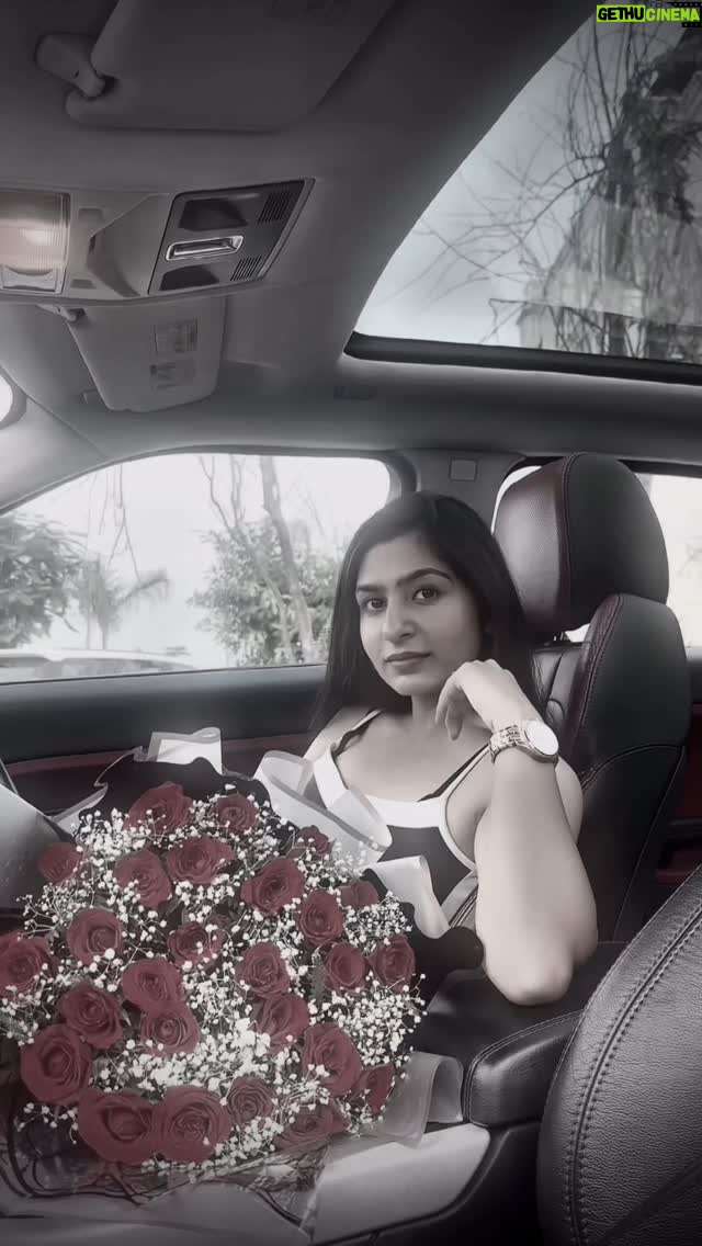 Simran Kaur - 1.8K Likes - ❤️
