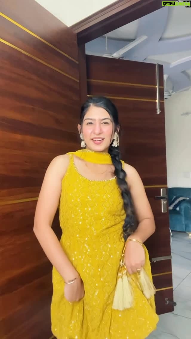 Simran Kaur - 6K Likes - Late 🙂‍↕️ koi baat nhi chlo 🤌