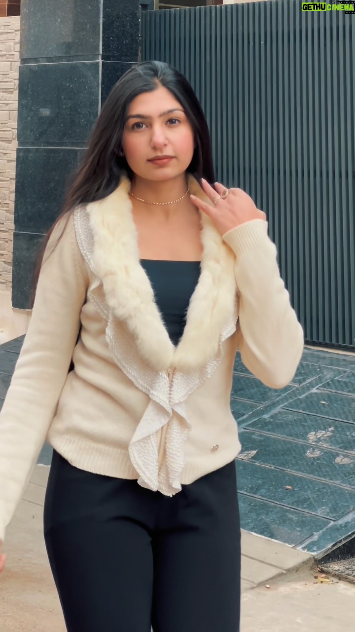 Simran Kaur - 1.9K Likes - 
