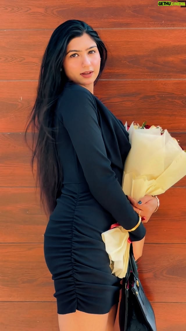 Simran Kaur - 1.7K Likes - Roseloaded ❤️
@yuvrajnation @shinemediaa