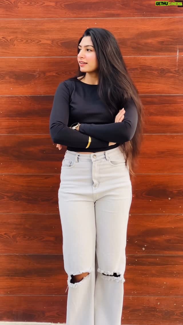 Simran Kaur - 4.5K Likes - Mai fikr krni 😮‍💨😏