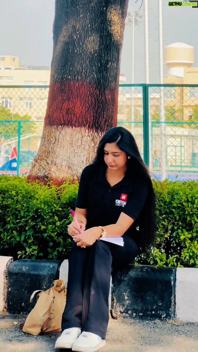 Simran Kaur - 5.1K Likes - College ❤️