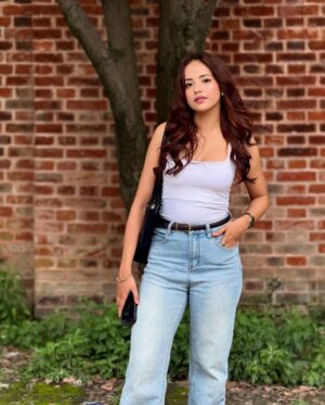 Simran Pant Instagram - 🤍