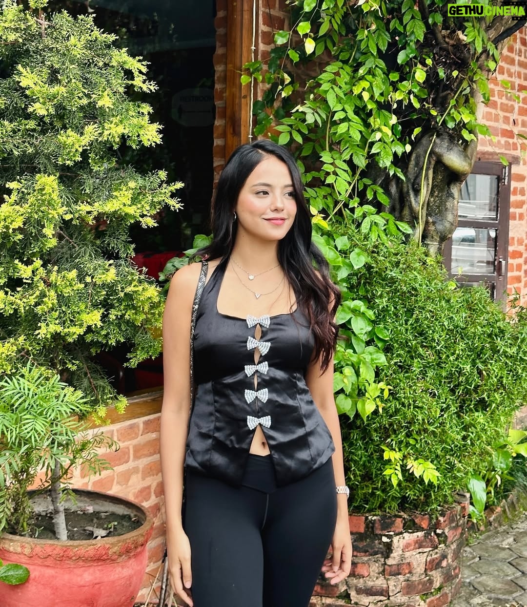 Simran Pant - 6.3K Likes - Forever in love with @blonfashion 🖤
#lovemyfit #ootd