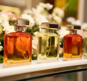 Simran Pant Instagram - A fragrance for every fantasy✨❤️
@ormondejayne @ina.center