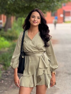 Simran Pant Instagram -