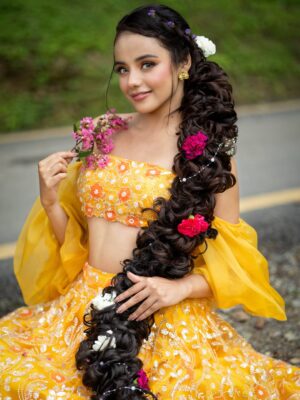 Simran Pant Instagram - Feeling like a work of art🧡
Shot by: @bishwasfotography
Makeup by: @sangu_lamtari
Hair by: @hairstylist_deeya
Wearing: @pulchowk3