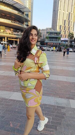 Simran Rawal Instagram - sajaniyaa wants to stay single forever😂✅

#dubai #dubaitrip #dubai🇦🇪 #explore #slowmo #moonrise #trend #viral #fyp #trendyoutfit #downtowndubai #coordset  #burjkhalifa #cuteoutfit #moonrise #urbanic #reels #jumeriahbeach
 #dubai #marinadubai #style #trending #fashioninspo #pinkeyeliner #outfit #godhepekyusawarhai @officialswissbeauty