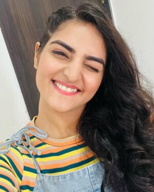 Simran Rawal Instagram - Ohhh!! Heyyyy thereee🌹👀🙋🏻♀️
#explore #trendingoutfit #looks #trend #outfit #ootd #makeup #cuteoutfit #hairstyle #outfitinspo #lovehostel #vivel #simranrawal #hairstyle #fashion #coordset #mumbai #jumpsuit #mumbaifashion #influencer #hairinspo #mumbaiinfulencer #fashionblogger
