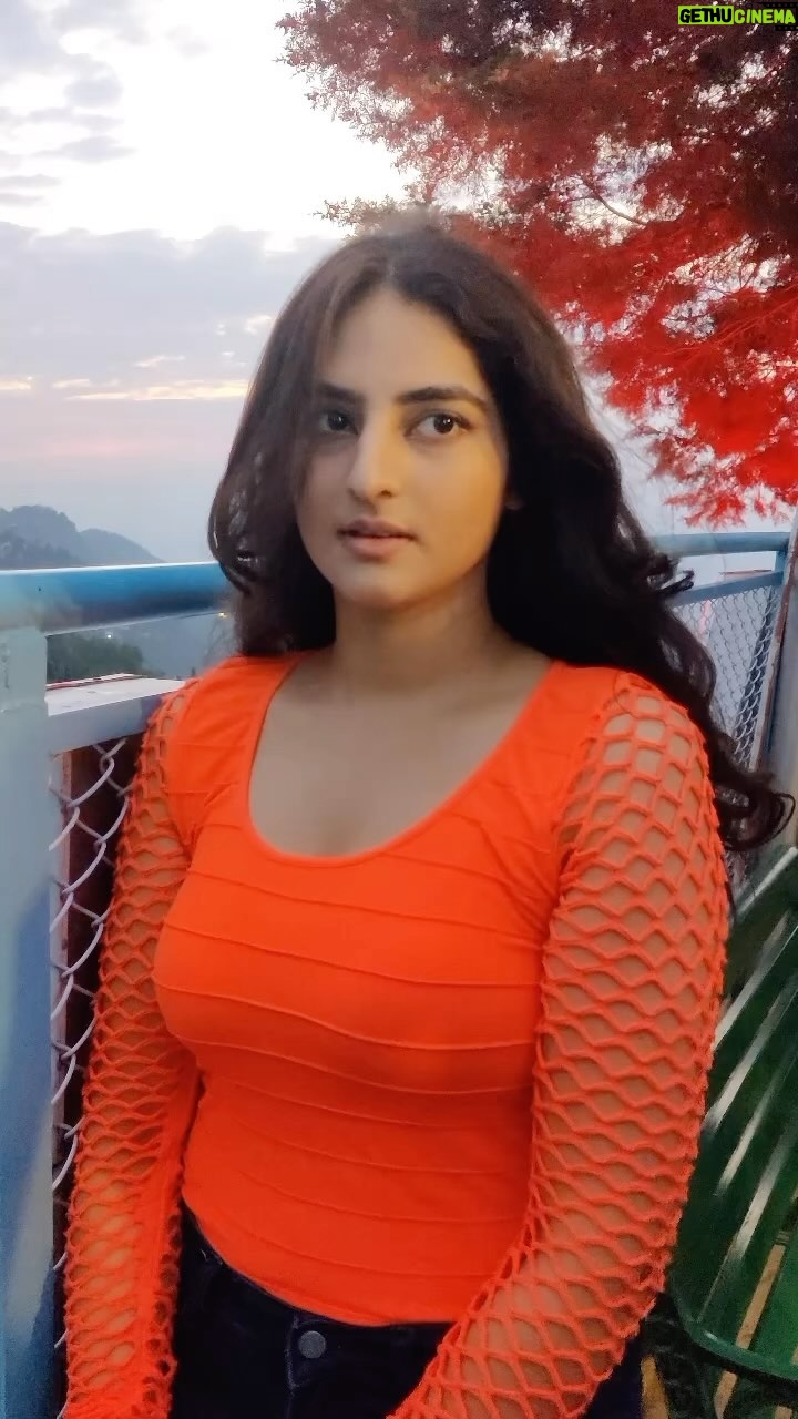 Simran Rawal - 2.2K Likes - teri galiyon mai mera dil lagda❤️🫠

.

#dubai #dubaitrip #explore #slowmo #moonrise #trend #viral #fyp #trendyoutfit #downtowndubai #jumeirah #burjkhalifa #cuteoutfit #l #urbanic #reels #jumeriahbeach #delhinfluencer #actor #mumbai #influencer #dubai #marinadubai  #style  #trending #desertsafari #outfit