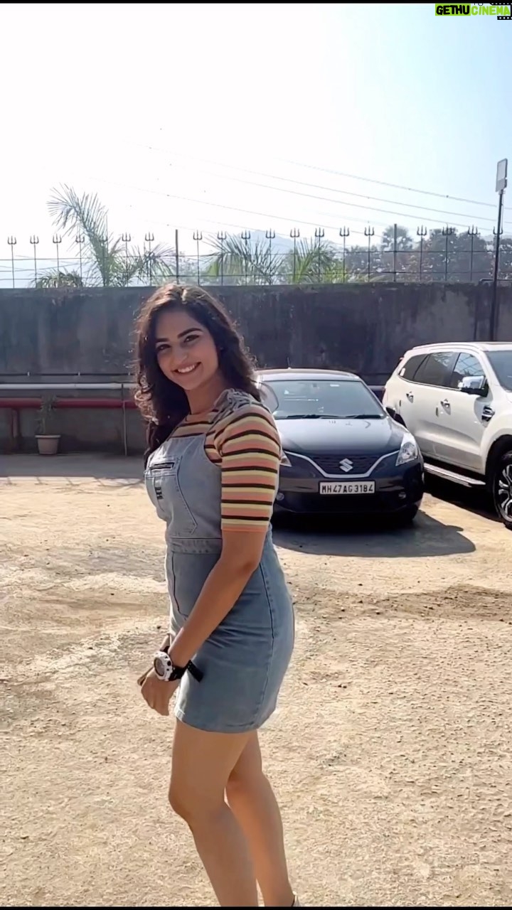 Simran Rawal - 5.2K Likes - Clearing my drafts😅🥶

#denim #dangri #cuteoutfit #tomboy #outfitideas 
#explore #trend #viral #lovehostel #simranrawal #cuteoutfit #style #trending #fashion #curlyhair #actor #outfitinspo #trendyhairstyle #spain #jassadhillon #fashioninfluencer #mumbai #slowmo #lyrics
