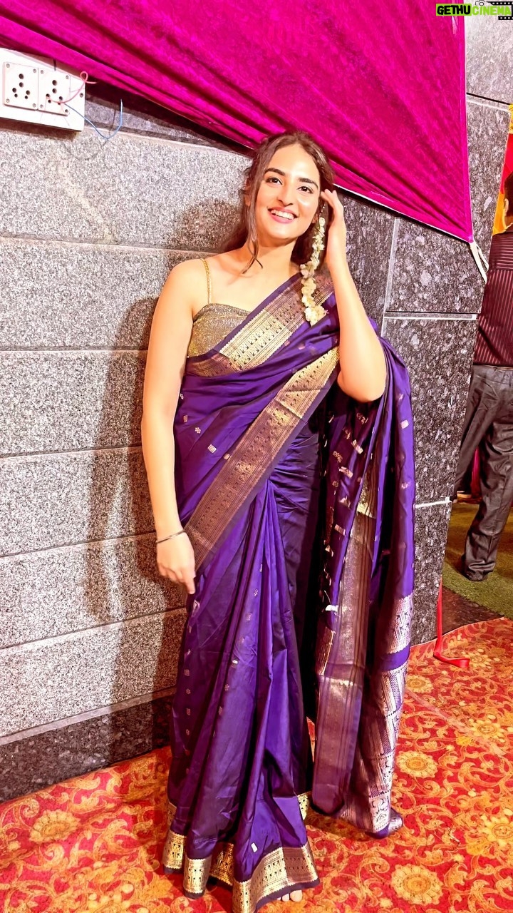 Simran Rawal - 2.6K Likes - Vanakkam🤭🙏🏻👀
.

.

#reelitfeelit #reeelsinstagram #explore #explorepage #trending #southindian #marudhaani #tamil #mumbai #actor #saree #gajra #desifashion #sareelovers #purplesaree #ethnic #indian #simranrawal