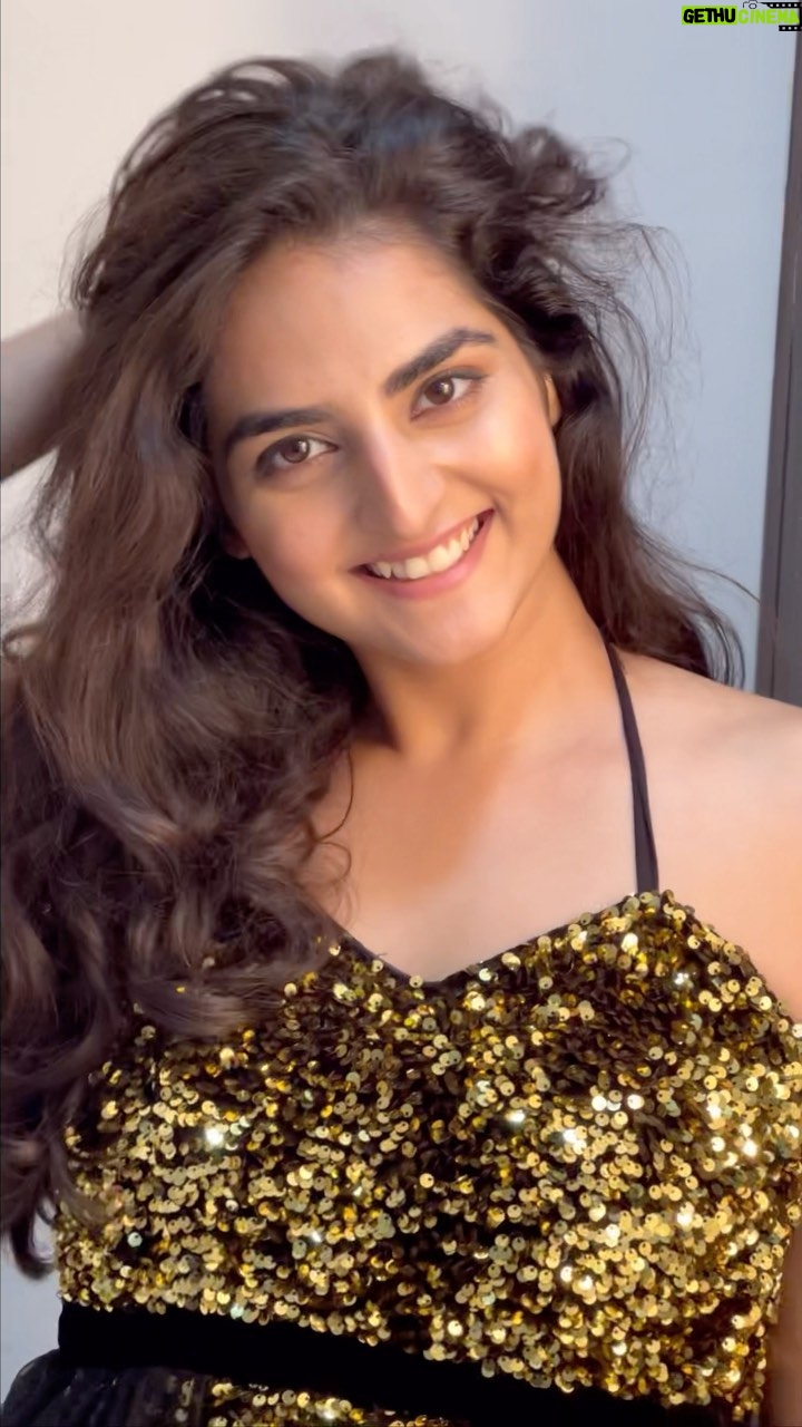 Simran Rawal - 5K Likes - Shimmy shimmy✨✨🍂🐣⚡️⚡️

#explore #trend #viral #trendyoutfits #meeshogirl  #lovehostel #simranrawal #cuteoutfit #style #trending #fashion #curls #curlyhair #outfitinspo #trendyhairstyle #hairstyle #partydress #shimmery #shimmerydress #sequindress #blackdress #dress
#fashioninspo #fashioninfluencer #mumbai #fit