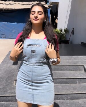 Simran Rawal Instagram - You are your home🎃
.
.
.
#explore #trendingoutfit #looks #trend #outfit #ootd #makeup #cuteoutfit #hairstyle #outfitinspo #lovehostel #simranrawal #fashion #coordset #mumbai #jumpsuit #blackdress #actor #actor #oversizedshirt #cooloutfit #coordset
