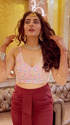 Simran Rawal Instagram - Bhai meri nahi, meri bhen ki shadi h🤣