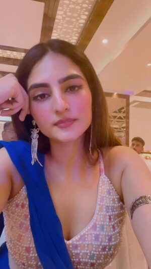 Simran Rawal Instagram - 👀👀

.

.

.

.

.
 #reelsinstagram #fypシ #instadaily #foryou #explore #hindi #reelsindia #ethnic #weddingoutfit #saree #bluesaree #jhumka #desicore #desiaesthetics #traditional #sareelove #engagementparty #blouse #punjabi