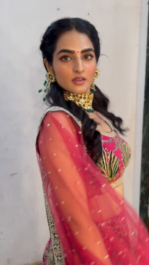 Simran Rawal Instagram - Bahu material?? 🤭🙈🩵

.

.

.

.

.

.
 #reelsinstagram #fypシ #instadaily #foryou #explore #hindi #reelsindia #partyoutfit #desi #weddingoutfit #outfitideas #weddinglehenga #newyearparty #pinklehenga #desicore #jhumke #shimmery #lehenga #westernfashion #longskirt #engagementparty #skirt #fashion #simranrawal