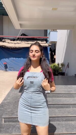 Simran Rawal Instagram - Thug love✨🥀🌚

.

#denim #dangri #cuteoutfit #tomboy #outfitideas 
#explore #trend #viral #lovehostel #simranrawal #cuteoutfit #style #trending #fashion #curlyhair #actor #outfitinspo #trendyhairstyle #punjabi #thuglove #fashioninfluencer #mumbai #slowmo #lyrics