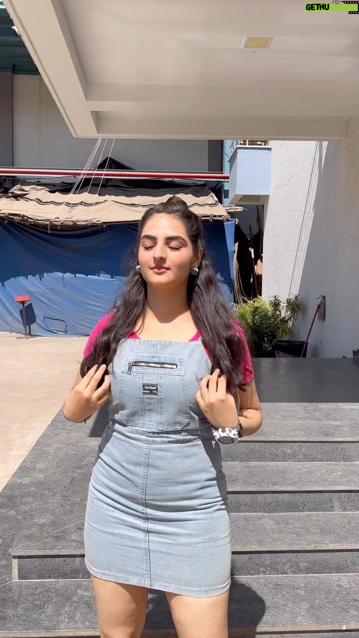 Simran Rawal - 6.4K Likes - Thug love✨🥀🌚

.

#denim #dangri #cuteoutfit #tomboy #outfitideas 
#explore #trend #viral #lovehostel #simranrawal #cuteoutfit #style #trending #fashion #curlyhair #actor #outfitinspo #trendyhairstyle #punjabi #thuglove #fashioninfluencer #mumbai #slowmo #lyrics