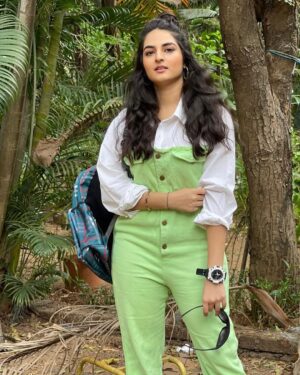 Simran Rawal Instagram - You didn't sneeze but i blessed your feed🤭🙈🐣
#explore #trendingoutfit #looks #trend #outfit #ootd #makeup #cuteoutfit #urbanic #hairstyle #outfitinspo #lovehostel #simranrawal #jumeriahbeach #fashion #coordset #mumbai #jumpsuit #mumbaifashion #influencer #actor #vivelsoap