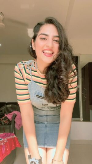 Simran Rawal Instagram - Flip it like a flipagram🍟🕶️🐣

#explore #trend #viral #trendyoutfits #meeshogirl  #lovehostel #simranrawal #cuteoutfit #style #trending #fashion #curls #curlyhair #outfitinspo #trendyhairstyle #hairstyle #partydress 
#fashioninspo #fashioninfluencer #mumbai #fit