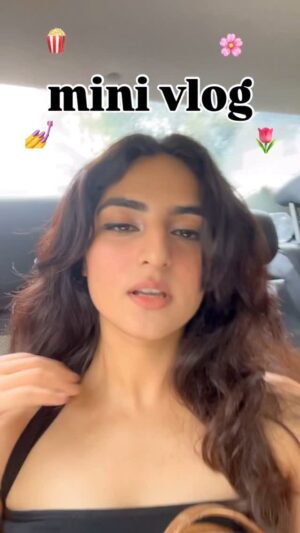 Simran Rawal Instagram - Pyaaar wyaaar sab dhokha hai😏😂

.

.

.

.

.
#minivlog #vlog #funny #meme #smurfs  #healthy #diet #vlog #minivlog #funny #whatieatinaday #food #foodie #minivlog #foryou #fyp #bakchodi #explore #spendadaywithme #pvr #movie #explore #samosa #vlogging