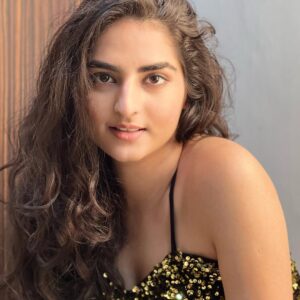 Simran Rawal Instagram - Give me fresh flowers and an old love🌹🌚
.
.
#explore #trendingoutfit #looks #trend #outfit #ootd #makeup #cuteoutfit #hairstyle #outfitinspo #lovehostel #simranrawal #fashion #coordset #mumbai #jumpsuit #blackdress #mumbaifashion #delhiinfluencer #actor #vivelsoap #tomboylook #actor #oversizedshirt #cooloutfit